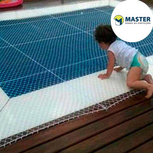 imagem de redes de proteção para piscinas