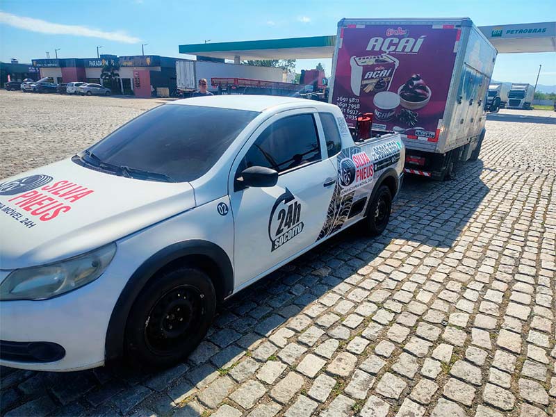 imagem de borracheiro móvel atendimento no local